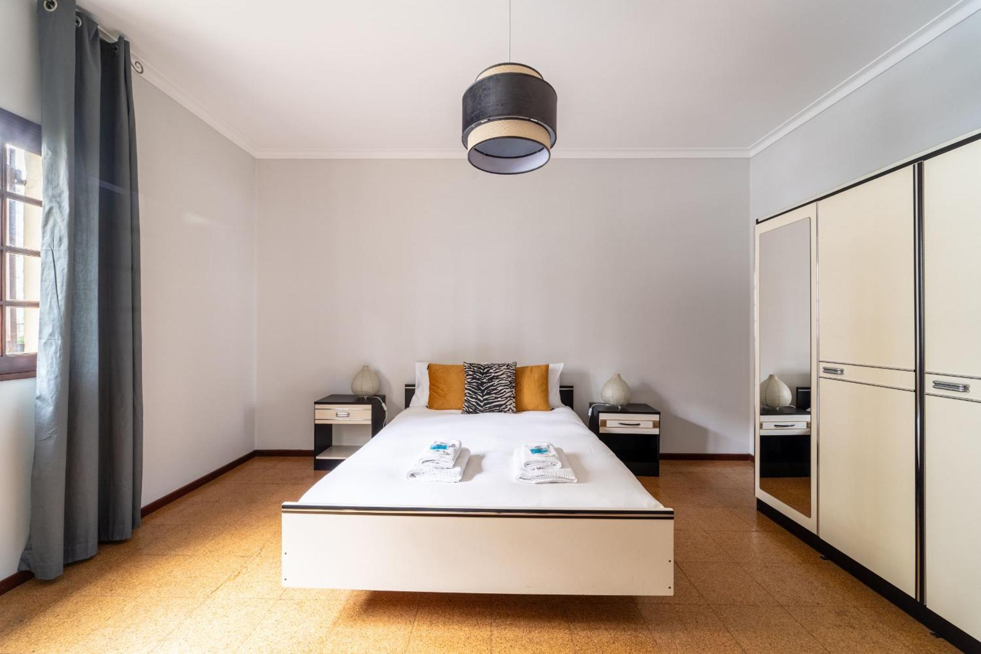Amorosa Villa, 500M From The Beach By House And People Extérieur photo