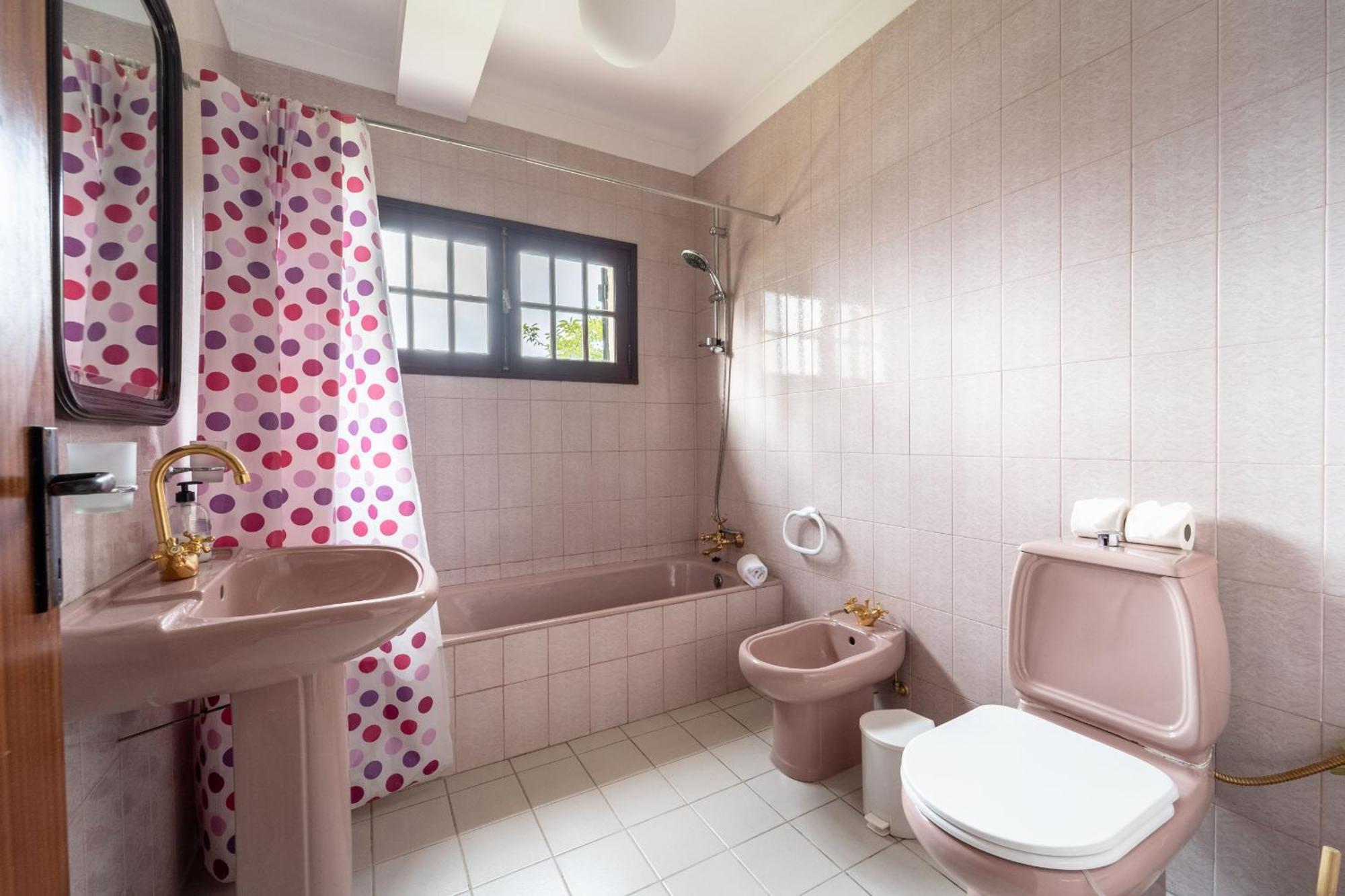 Amorosa Villa, 500M From The Beach By House And People Extérieur photo
