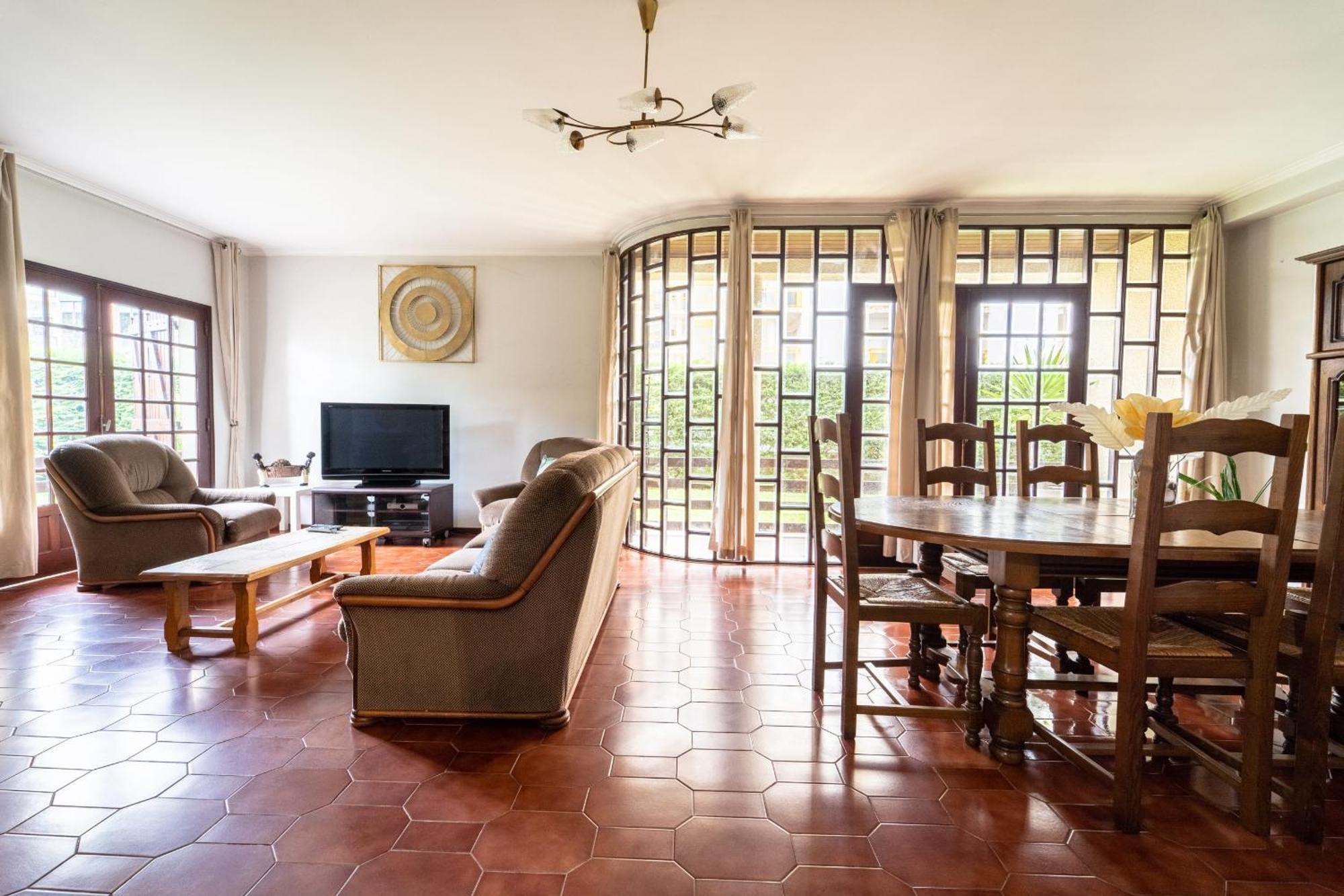 Amorosa Villa, 500M From The Beach By House And People Extérieur photo