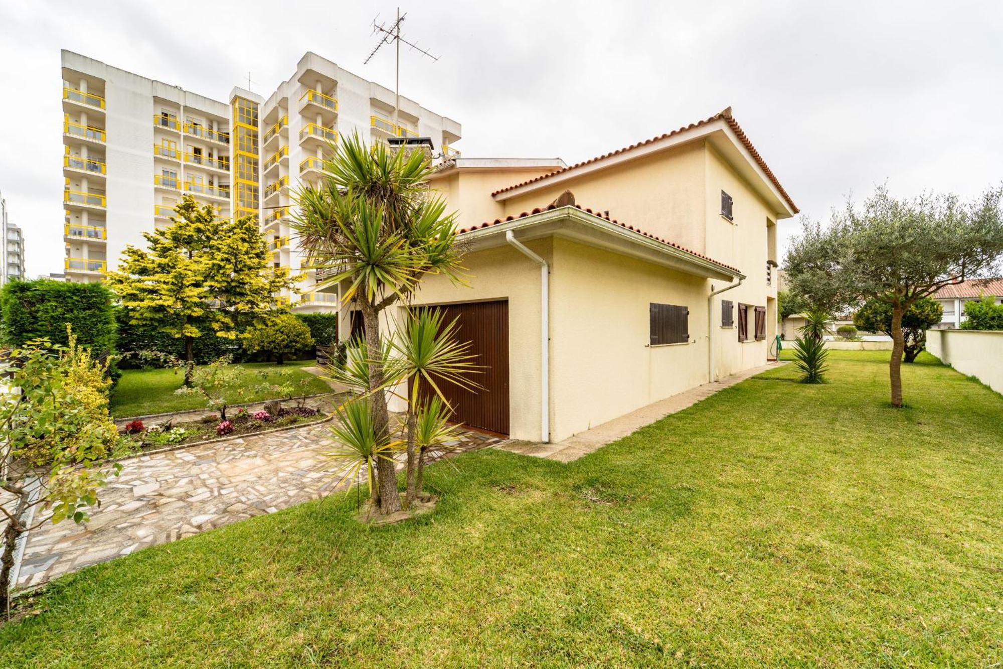 Amorosa Villa, 500M From The Beach By House And People Extérieur photo