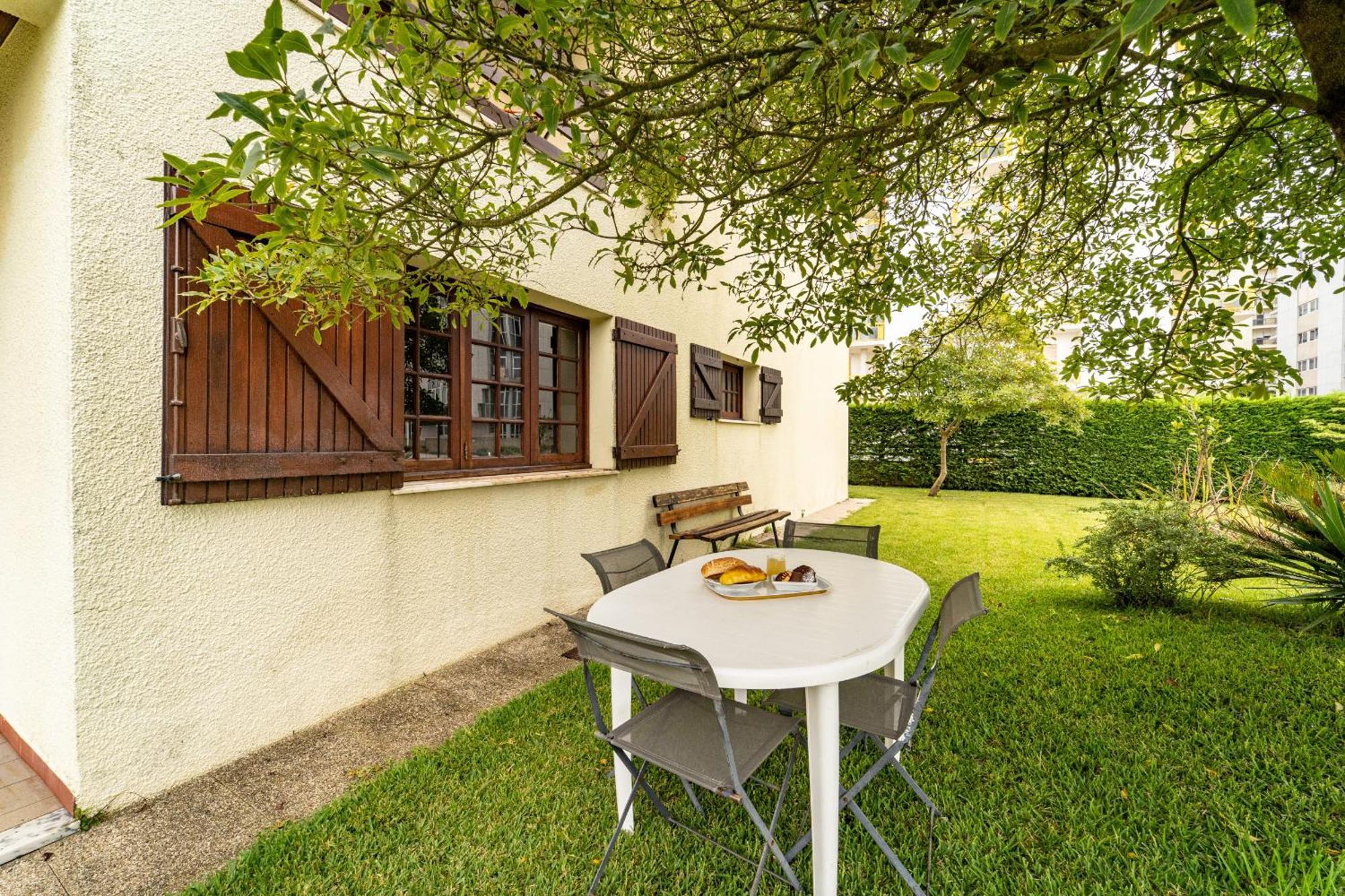 Amorosa Villa, 500M From The Beach By House And People Extérieur photo